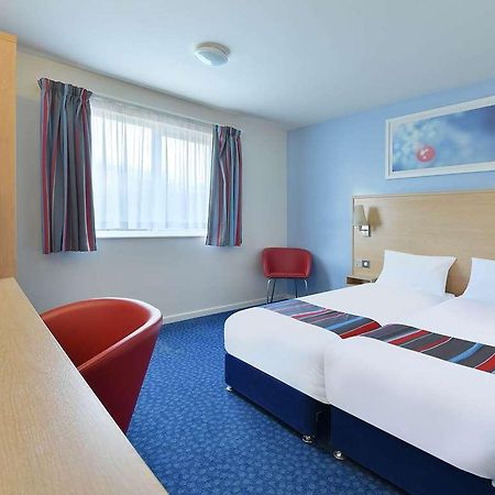 Travelodge Milton Keynes Old Stratford Zimmer foto