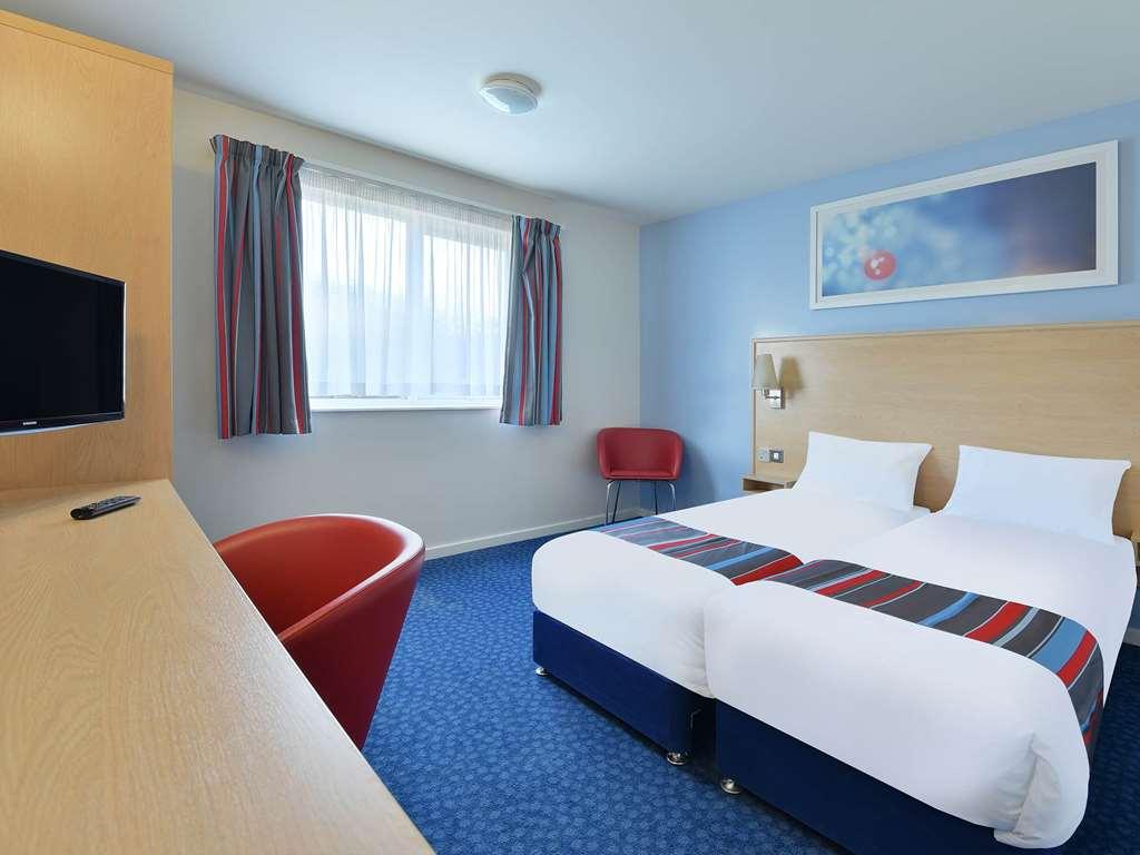 Travelodge Milton Keynes Old Stratford Zimmer foto